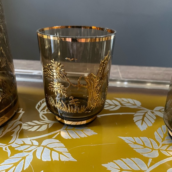 Dark Glass Decanter with 6 Glasses. Gold Bear and Tree Design. - Picture 5 of 6